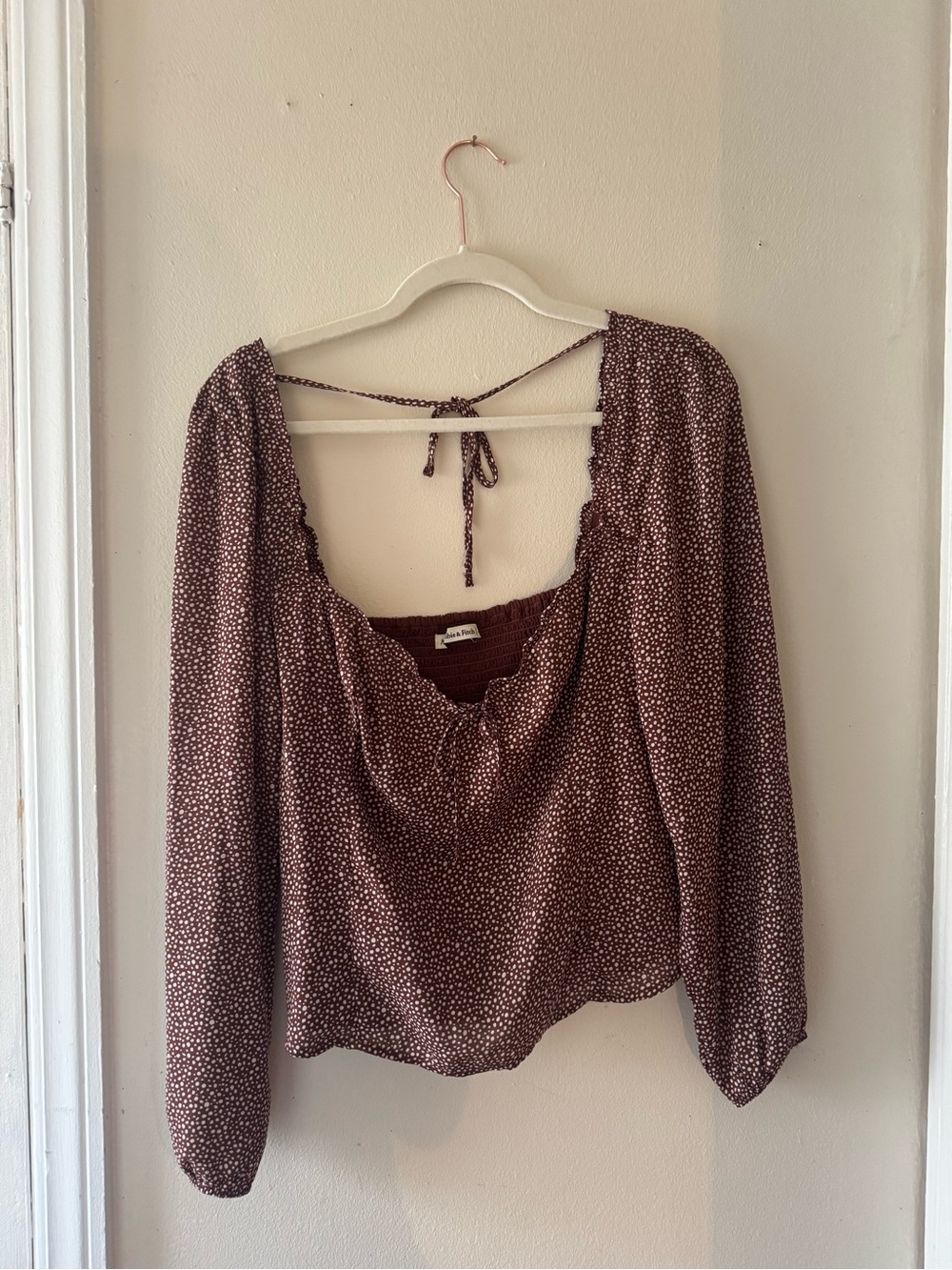 Abercrombie & Fitch  to Long Sleeve Smocked Yoke Peasant Top - Mauve Dot